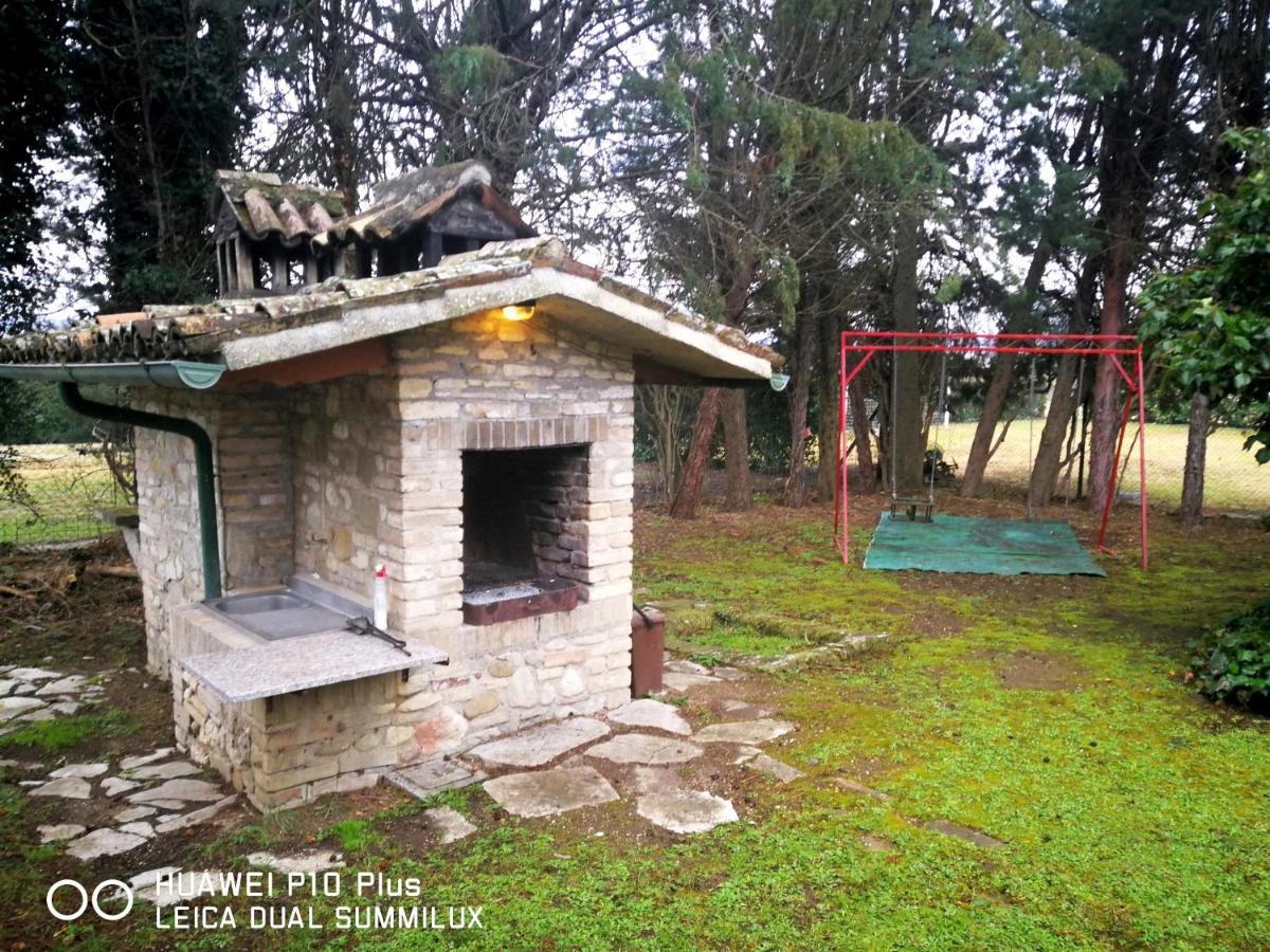 Villa Con Piscina Ασίζη Εξωτερικό φωτογραφία