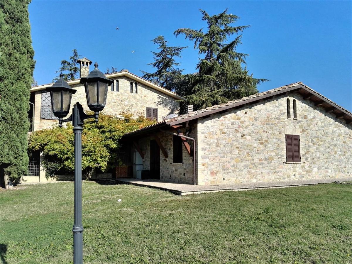 Villa Con Piscina Ασίζη Εξωτερικό φωτογραφία